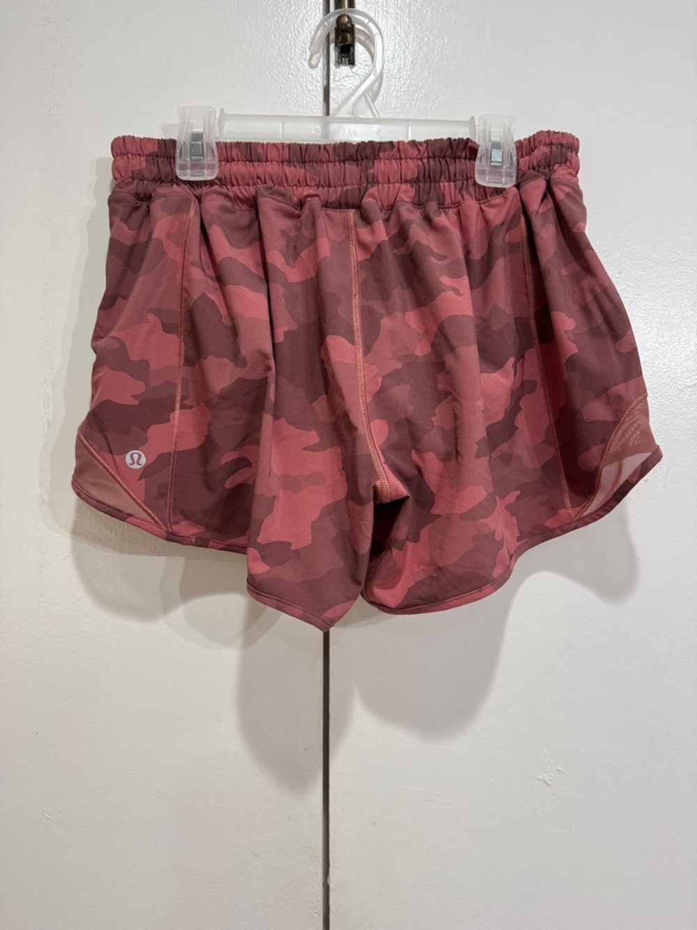 Lululemon Hotty Hot Camo Size 8 - Picture 6 of 6
